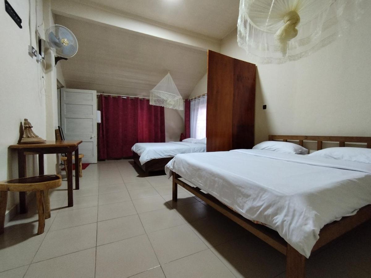 Mia Safari Lodge And Restaurant Entebbe Exterior photo