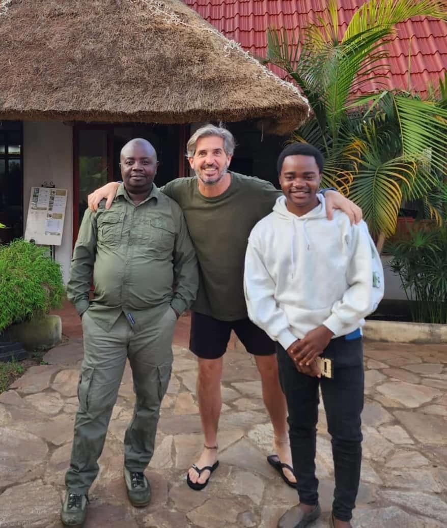 Mia Safari Lodge And Restaurant Entebbe Exterior photo