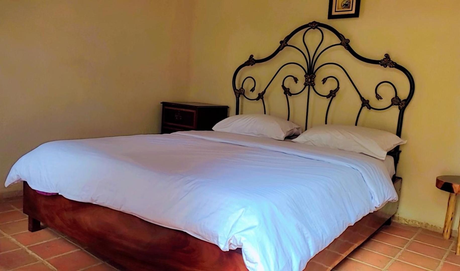 Mia Safari Lodge And Restaurant Entebbe Exterior photo